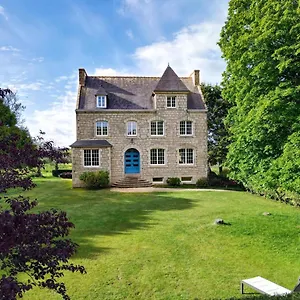 Maison Boulvern Bed & Breakfast Plomodiern
